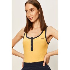 Pepe Jeans - Top Phoenix. Niebieskie bluzki damskie Pepe Jeans, s, z nadrukiem, z elastanu, z okrągłym kołnierzem. W wyprzedaży za 99,90 zł.