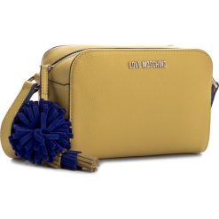 Torebka LOVE MOSCHINO - JC4086PP15LJ0400 Giallo. Żółte listonoszki damskie marki Love Moschino. W wyprzedaży za 519,00 zł.