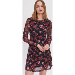 Sukienka z dzianiny mesh - Wielobarwny. Sukienki damskie House, s, bez wzorów, z dzianiny, bez kołnierzyka, bez rękawów. Za 69,99 zł.