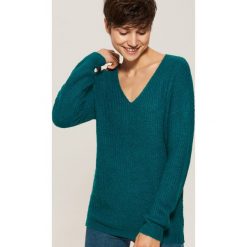 Sweter z dekoltem w serek - Turkusowy. Niebieskie swetry klasyczne damskie marki House, l, z dekoltem w serek. Za 69,99 zł.