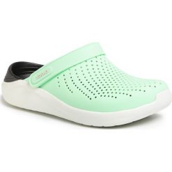 Klapki CROCS - Literide Clog 204592 Neo Mint/Almost White. Zielone klapki damskie Crocs, bez wzorów, z tworzywa sztucznego, bez obcasa. Za 239,00 zł.