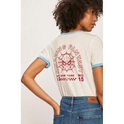 Vans - T-shirt x Marvel. Białe bluzki damskie Vans, s, z nadrukiem, z bawełny, casualowe, z okrągłym kołnierzem. W wyprzedaży za 99,90 zł.