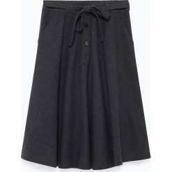 Spódnica "Dakota" w kolorze antracytowym. Szare spódniczki damskie American Vintage, s, w paski, z tkaniny, midi. W wyprzedaży za 189,95 zł.