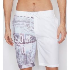 Spodenki kąpielowe. Szare kąpielówki męskie marki La Redoute Collections, z nadrukiem, z poliesteru. Za 67,20 zł.