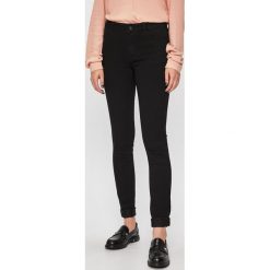 Vero Moda - Jeansy Julia Flex It. Czarne rurki damskie Vero Moda, s, bez wzorów, z elastanu. W wyprzedaży za 69,90 zł.