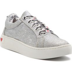Sneakersy LOVE MOSCHINO - JA15253G17II0902 Argento. Szare półbuty damskie Love Moschino, na co dzień, bez wzorów, z tworzywa sztucznego, bez obcasa, na płaskiej podeszwie, bez zapięcia. W wyprzedaży za 419,00 zł.
