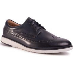 Półbuty CLARKS - Helston Limit 261482987 Navy Limit. Niebieskie półbuty męskie Clarks, na co dzień, bez wzorów, ze skóry, bez zapięcia. Za 469,00 zł.