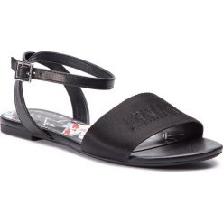 Sandały ARMANI EXCHANGE - XDP003 XV138 00002 Black. Czarne klapki damskie marki Armani Exchange, bez wzorów, ze skóry ekologicznej, bez obcasa, na obcasie. Za 489,00 zł.