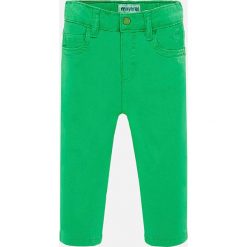 Mayoral - Spodnie dziecięce 68-98 cm. Czerwone spodnie chłopięce Mayoral, bez wzorów, z elastanu. Za 73,90 zł.