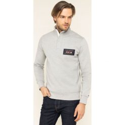 Bluza TOMMY HILFIGER Mock Neck Placket MW0MW12294. Niebieskie bluzy męskie TOMMY HILFIGER, m, bez wzorów, z bawełny, bez kołnierzyka, bez rękawów, bez kaptura. W wyprzedaży za 489,00 zł.