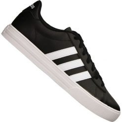 Czarne Buty adidas Daily 2.0 M DB0161. Czarne buty sportowe męskie Adidas, na wiosnę, ze skóry, z paskami, tenisowe. W wyprzedaży za 299,00 zł.