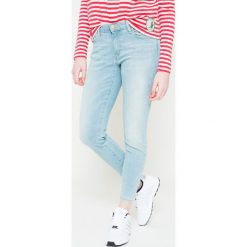 Wrangler - Jeansy Skinny Crop. Niebieskie jeansy damskie rurki marki Wrangler. W wyprzedaży za 169,90 zł.