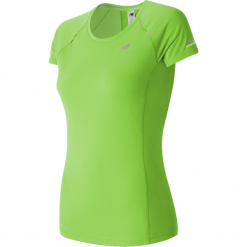 New Balance WT63223LIG. Zielone bluzki sportowe damskie marki New Balance, s, z poliesteru. W wyprzedaży za 59,99 zł.