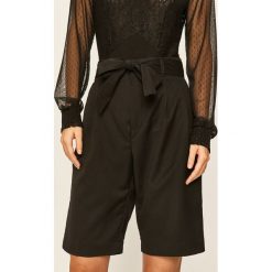 Scotch & Soda - Szorty. Czarne szorty damskie Scotch & Soda, s, z haftami, z elastanu, casualowe, z podwyższonym stanem. W wyprzedaży za 299,90 zł.