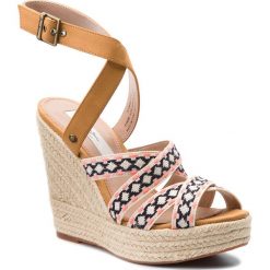 Espadryle PEPE JEANS - Walker West PLS90300 Cognac 879. Pomarańczowe espadryle damskie Pepe Jeans, bez wzorów, z jeansu, bez obcasa, na obcasie. W wyprzedaży za 199,00 zł.