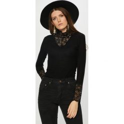 Vero Moda - Bluzka. Czarne bluzki z odkrytymi ramionami marki Vero Moda, s, z elastanu. W wyprzedaży za 79,90 zł.