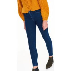 JEANSY RURKI. Niebieskie jeansy damskie Top Secret, z jeansu. W wyprzedaży za 39,99 zł.