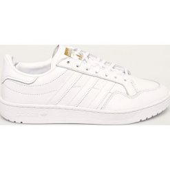 Adidas Originals - Buty Team Court. Białe sneakersy męskie adidas Originals, z okrągłym noskiem, na sznurówki. Za 329,90 zł.