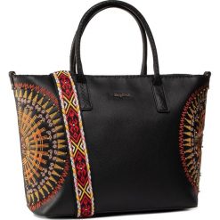 Torebka DESIGUAL - 20SAXPCM 2000. Czarne torebki klasyczne damskie Desigual, bez wzorów, ze skóry ekologicznej, klasyczne, duże, bez dodatków. W wyprzedaży za 279,00 zł.