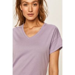 Answear - T-shirt. Fioletowe bluzki damskie ANSWEAR, s, bez wzorów, z bawełny, casualowe, bez kołnierzyka. Za 49,90 zł.