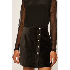 Calvin Klein Jeans - Spódnica. Czarne spódniczki damskie Calvin Klein Jeans, na co dzień, s, bez wzorów, z elastanu, casualowe, mini, proste. Za 389,90 zł.