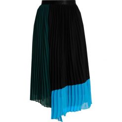 Gestuz PLISSA SKIRT Spódnica trapezowa botanical garden color block. Czarne spódniczki damskie marki Gestuz, bez wzorów, z poliesteru, plisowane. Za 459,00 zł.