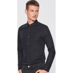 Gładka koszula slim fit - Czarny. Czarne koszule męskie marki Cropp, s, bez wzorów, bez kołnierzyka, bez rękawów. Za 69,99 zł.