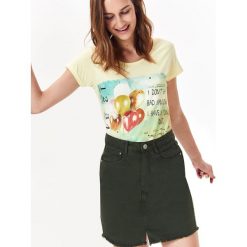 T-SHIRT DAMSKI Z NADRUKIEM. Żółte t-shirty damskie marki TROLL, l, z nadrukiem, z bawełny, z okrągłym kołnierzem. W wyprzedaży za 14,99 zł.