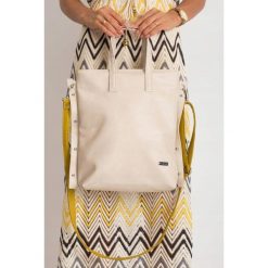 Torebka damska shopper bag worek 0005 beżowa - Beż. Brązowe torby damskie na zakupy w paski, z jeansu, eleganckie, duże, bez dodatków. Za 69,99 zł.