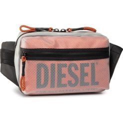 Saszetka nerka DIESEL - X06820 P3196 H8013 Transparent/Red Orange. Pomarańczowe torby męskie skórzane Diesel, bez wzorów, ze skóry ekologicznej, młodzieżowe. W wyprzedaży za 489,00 zł.