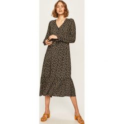 Answear - Sukienka. Czarne sukienki damskie ANSWEAR, na co dzień, s, w kwiaty, z wiskozy, casualowe, bez kołnierzyka, z długim rękawem, długie, midi, rozkloszowane. W wyprzedaży za 69,90 zł.
