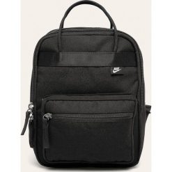 Nike Sportswear - Plecak. Różowe plecaki damskie Nike Sportswear, bez wzorów, z poliesteru. Za 149,90 zł.