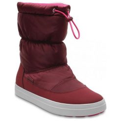 Crocs Śniegowce Lodgepoint Shiny Pullon W Garnet/Candy Pink 41,5. Różowe klapki damskie Crocs, na co dzień, na zimę, ze skóry, eleganckie, bez zapięcia. W wyprzedaży za 249,00 zł.