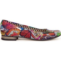 Kolorowe balerinki na obcasie - skóra naturalna - model 008 - kolor motyl. Szare baleriny damskie Zapato, bez wzorów, ze skóry, eleganckie, na niskim obcasie, na obcasie. W wyprzedaży za 173,40 zł.