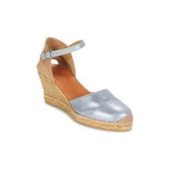 Sandały Betty London CASSIA. Szare sandały damskie Betty London, bez wzorów, bez obcasa, bez zapięcia. Za 181,30 zł.