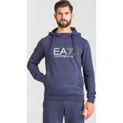 BLUZA EA7 EMPORIO ARMANI. Niebieskie bluzy męskie xl, z nadrukiem, z elastanu, z kapturem. Za 275,40 zł.