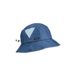 Kapelusz trekkingowy TREK 100 LIGHT ultra compact. Niebieskie kapelusze damskie marki FORCLAZ, z materiału. W wyprzedaży za 19,99 zł.