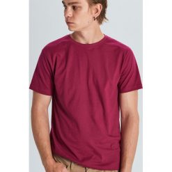 Koszulka basic - Fioletowy. Fioletowe koszulki męskie Cropp, s, bez wzorów, bez kołnierzyka, bez rękawów. Za 24,99 zł.