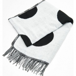 Szalik z kropki - Czarny. Czarne szaliki damskie Cropp, w kropki. Za 59,99 zł.