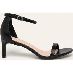 Answear - Sandały Ideal Shoes. Czarne sandały damskie ANSWEAR, bez wzorów, z gumy, bez obcasa, na obcasie, na klamry. W wyprzedaży za 99,90 zł.
