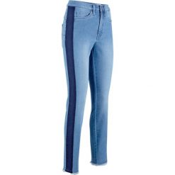 Dżinsy "push up"z kolekcji Maite Kelly bonprix niebieski "bleached”. Niebieskie jeansy damskie bonprix, w paski, z jeansu. Za 129,99 zł.