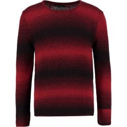 DRYKORN HEATH Sweter rot. Niebieskie swetry klasyczne męskie marki DRYKORN, m, z dekoltem karo. W wyprzedaży za 412,30 zł.