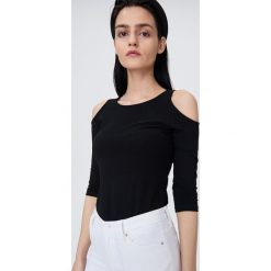 Gładka bluzka cold arms - Czarny. Czarne bluzki damskie Sinsay, s, bez wzorów, bez kołnierzyka, bez rękawów. Za 24,99 zł.
