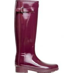 Kalosze HUNTER REFINED WIDE FIT BOOT Fioletowy. Fioletowe kalosze damskie marki Hunter, z kauczuku. Za 448,00 zł.