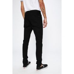 Brave Soul - Jeansy East Bourne. Czarne jeansy męskie skinny marki Brave Soul. W wyprzedaży za 79,90 zł.