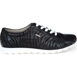 Półbuty - skóra naturalna - model 262 - kolor czarny zebra. Czarne półbuty damskie Zapato, bez wzorów, ze skóry, bez obcasa, bez zapięcia. W wyprzedaży za 173,40 zł.
