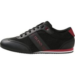BOSS ATHLEISURE LIGHTER Sneakersy niskie black. Czarne sneakersy męskie marki BOSS Athleisure, bez wzorów, z tworzywa sztucznego, bez zapięcia. Za 629,00 zł.