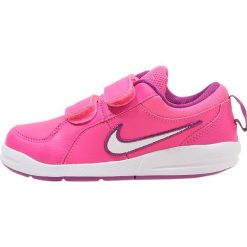 Nike Performance PICO 4 Obuwie treningowe pink pow/white/bold berry. Czerwone buty sportowe dziewczęce marki Nike Performance, z materiału. Za 129,00 zł.