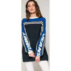 Swetry oversize damskie: Tommy Jeans – Sweter
