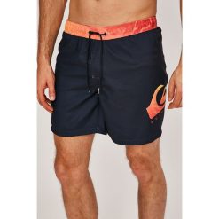 Quiksilver - Szorty. Brązowe spodenki sportowe męskie Quiksilver, z poliesteru, sportowe. Za 169,90 zł.